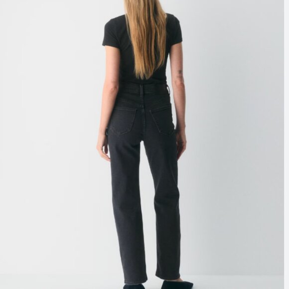 Denim Forum Denim - Denim Forum The Arlo High Rise Straight Jean Raw Hem Faded Black Size 30 26L